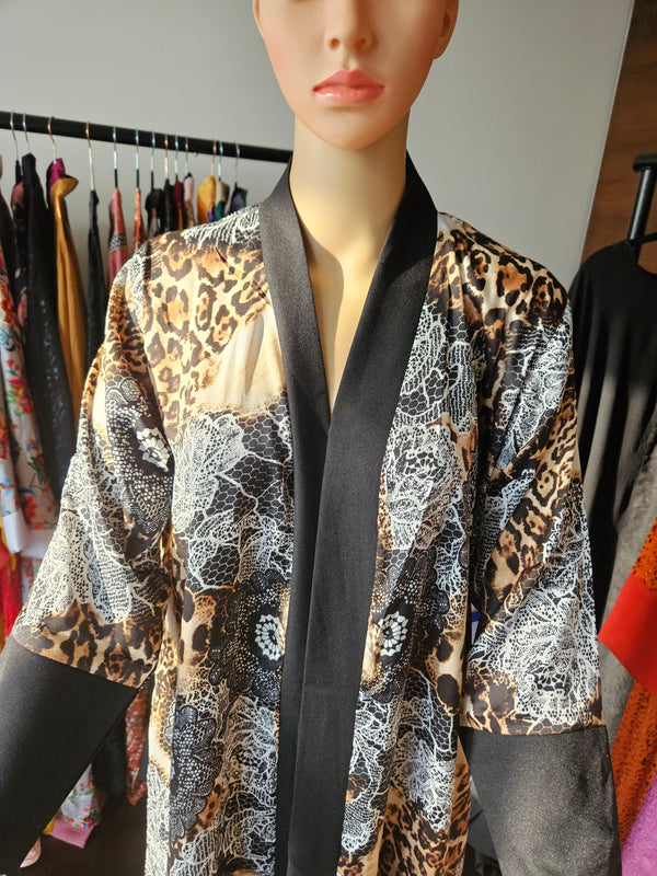 Roxanne leopard print kimono