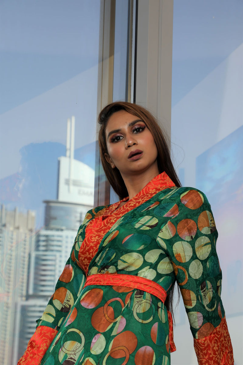 what to wear in Dubai kimono robe
